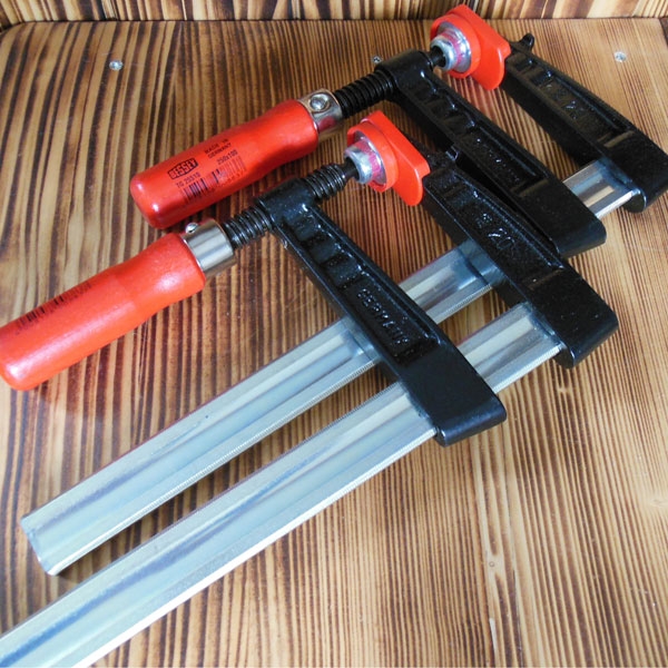 Bessey TG25S10 mit Holzgriff