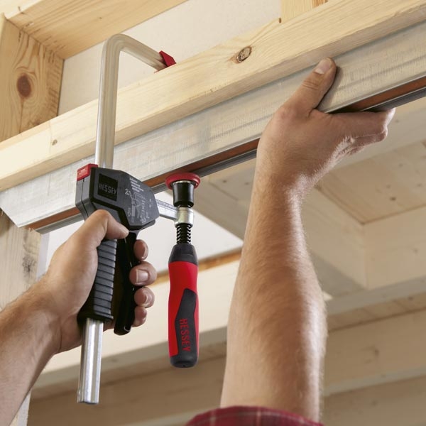 BESSEY EHZ Einhandzwinge in der Anwendung